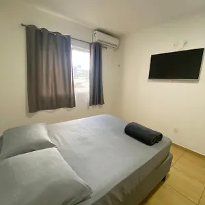 Ap Frente à Praça Bem Localizado 02 Apartamento